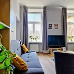 Piotrkowska-i- 75mcentral Cosy&freeparking Apartment